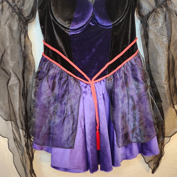 Dolls Kill Trickz N' Treatz evil queen costume One Bad Apple Costume M - Picture 4 of 16